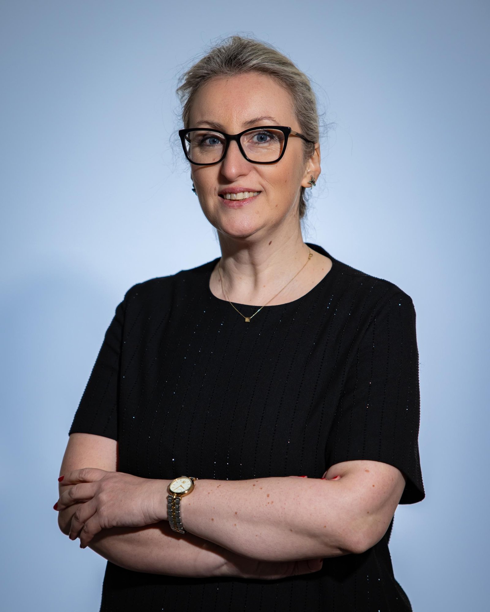 DR. ESRA YÜCEL