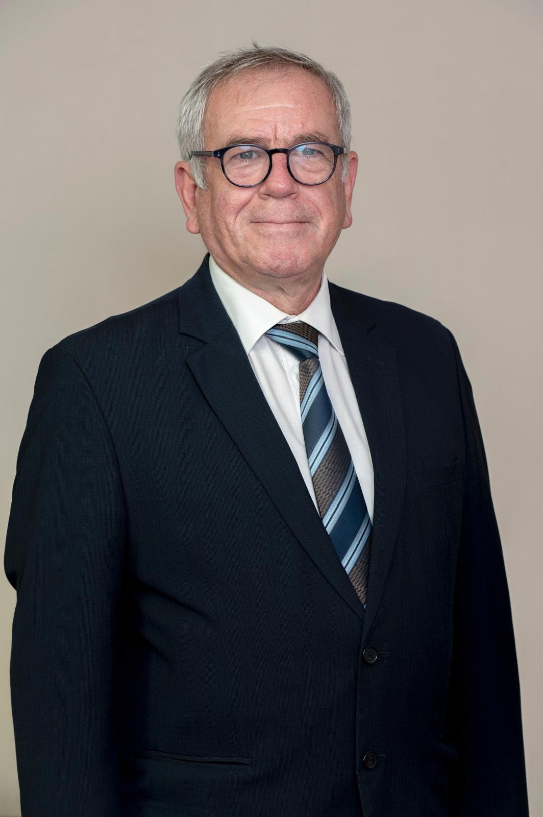 DR. NİHAT SAPAN